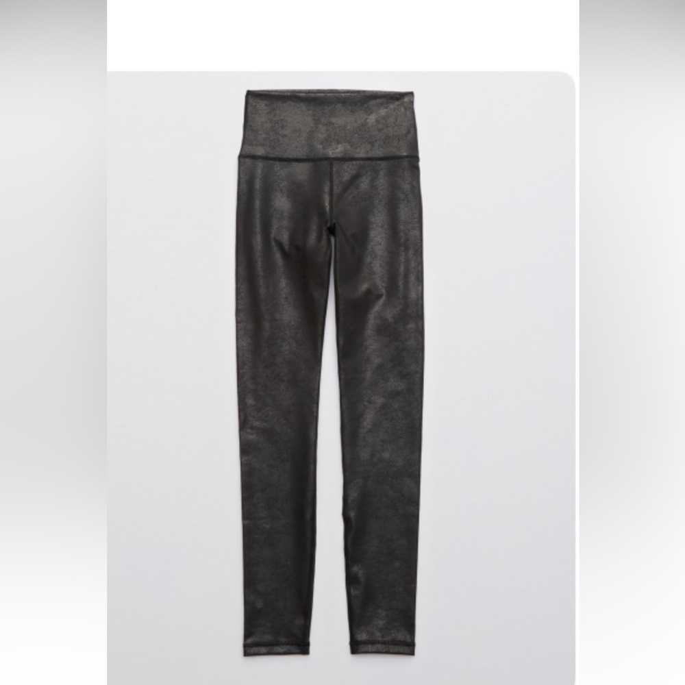 NWOT OFFLINE THE HUGGER HIGH WAISTED‎ CRACKLE LEGGING, size Small, True Black
